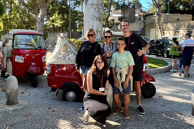 1-Hour Guided Tuk-Tuk Tour in Sintra - Stop 5: Castelo dos Mouros gates—seeing the edge of the old power