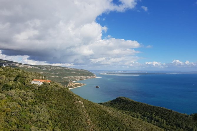 Arrábida, Palmela & Sesimbra–Wine, Tiles & Cristo Rei Experience - Praia da California in Sesimbra: fish by the ocean, then breathe