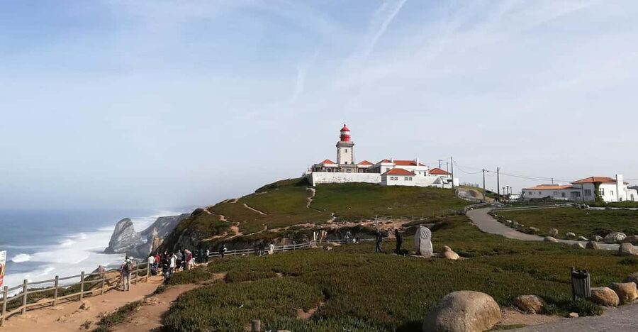 Cascais: Small group tour Sintra & Cabo da Roca & Cascais - Getting set up: meeting point and the van rhythm