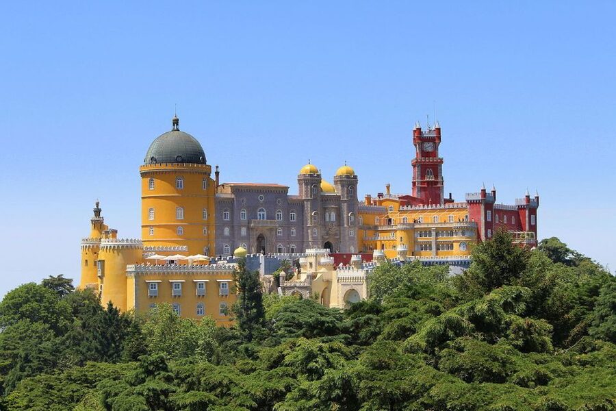 From Lisbon: Full-Day Tour to Sintra and Cascais by Car - Lunch by the coast: how to plan your breaks when food isn’t included