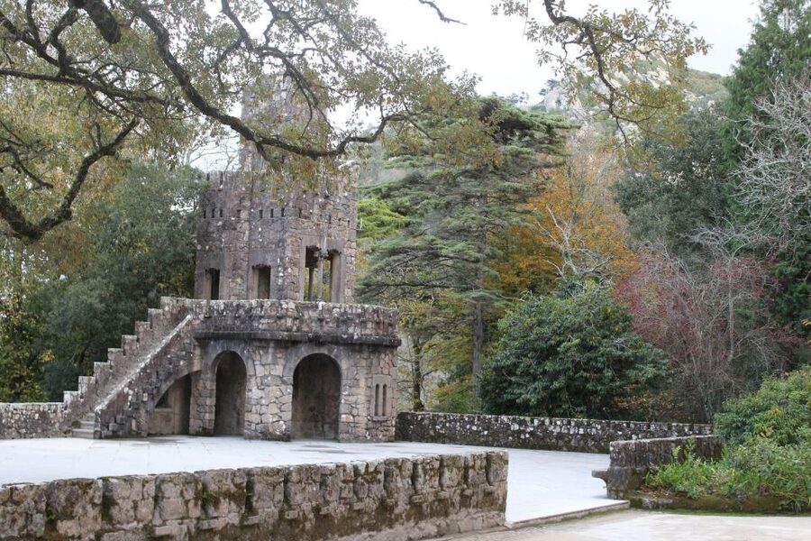 From Lisbon: Sintra, Cabo da Roca, Cascais, & Estoril Tour - From your hotel lobby to the Sintra Mountains: why the start matters