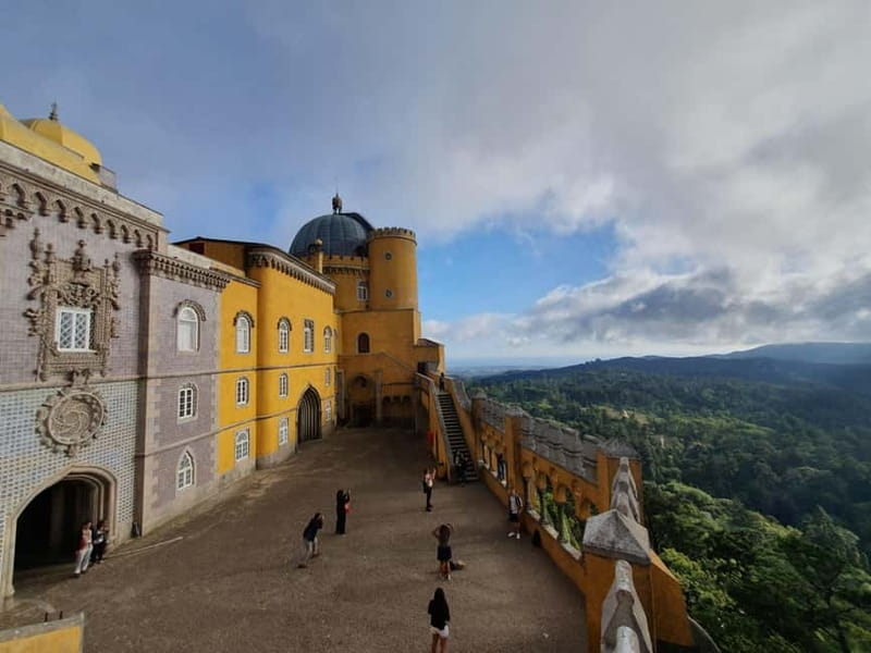 From Lisbon: Sintra's Historical and Natural Gems - The Sintra old town lunch break: time to recharge