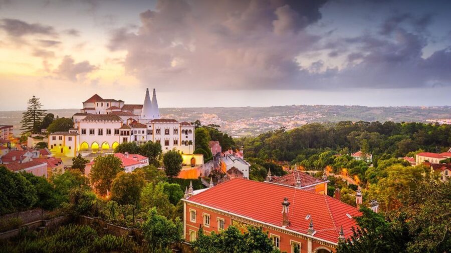 From Lisbon: Tour Sintra, Pena Palace, Regaleira and Cascais - Pena Palace Gardens and the 1.5-hour timing reality