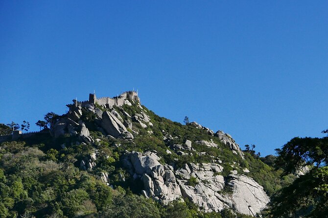 Half day adventures in the Sintra mountain - Miradouro da Vigia: the Pena story starts with a view