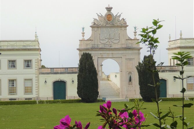 Historic center of Sintra on foot - Meeting at Av. Dr. Miguel Bombarda: Getting Oriented Fast