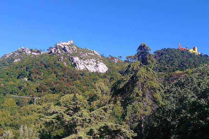 Historic center of Sintra on foot - Stop 2: Volta Do Duche for Sculptures, Legends, and Old Streets