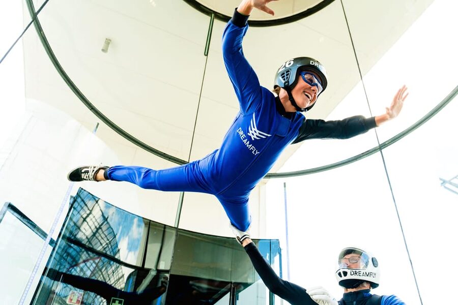 Lisbon/Sintra: Indoor Skydiving Experience - Your flight session: what happens during the 2 one-minute runs