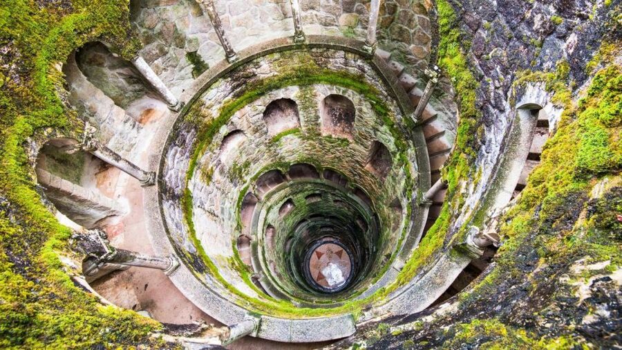 Lisbon: Sintra, Pena Palace, Quinta Regaleira, Cabo da Roca - Quinta da Regaleira: gardens that feel like a puzzle