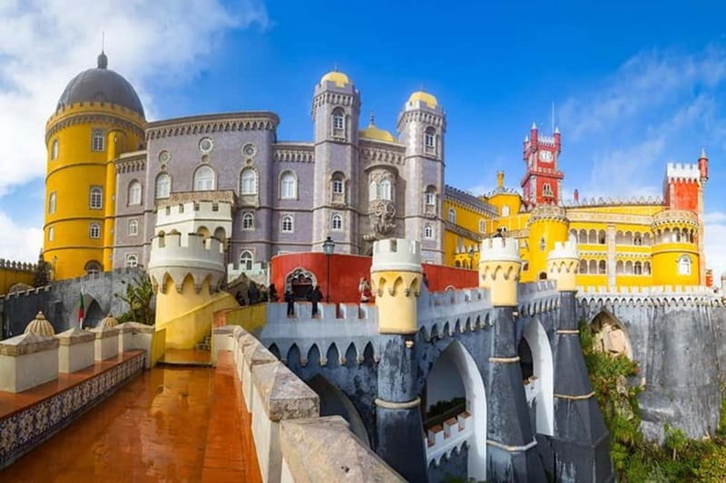 Lisbon: Sintra Tour with Optional Regaleira & Pena Gardens - Cascais at the Start: Sea Views and a WWII-Linked Setting