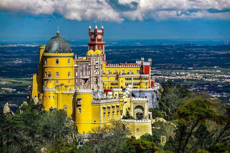 Magical Day Trip: Pena Palace, Sintra, CaboDa Roca & Cascais - Sintra Centre on Foot: Where the Day Gets Its Local Rhythm