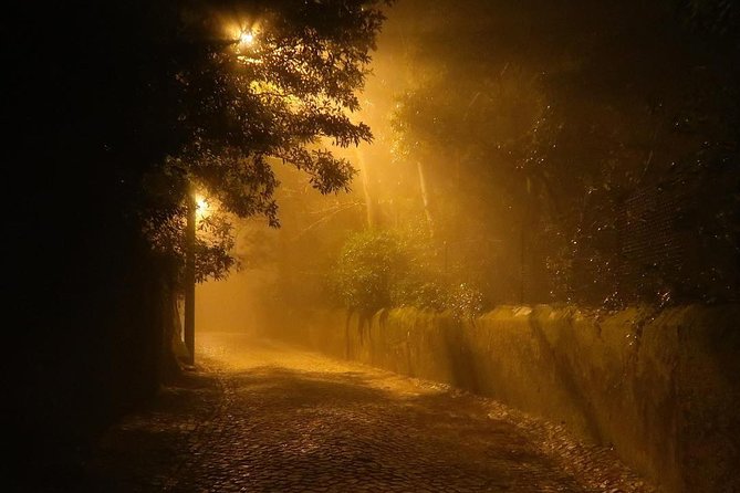 Night Walk: "From the Ghosts of the Castle to the Apparitions of the Mountains" - Meeting Miguel Boim: local history told on the move