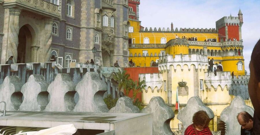 Private Half Day tour Sintra Pena Palace & Initiantion Well - Pena Palace: walking the Romantic gardens without getting lost