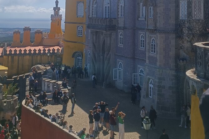 Private Tour in Sintra and Cascais by Jeep - Lunch at Julio’s Toca: a needed break, not a included feature