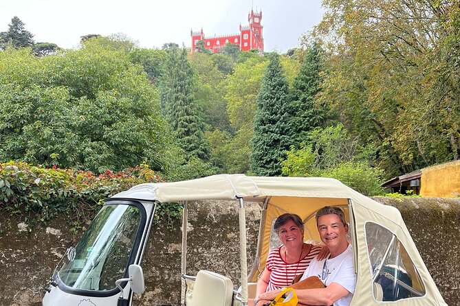 Private Tuk Tuk Tour around Sintra - Sabuga fountain: start with the story and a cool drink