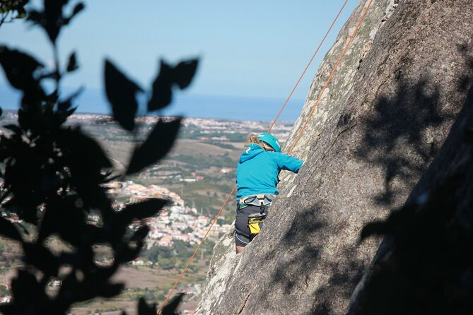 Rock Climbing in Sintra, Lisbon - The 9:00 Meet-Up: From Praça da República Into Climbing Mode