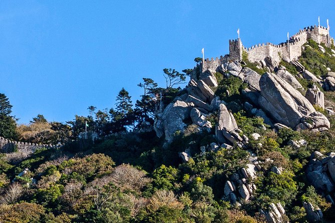 Sintra ALL PALACES - small groups (2-6pax) PRIVATE TOUR - Stop 2: Castelo dos Mouros (15 minutes for maximum panorama)
