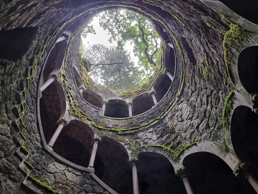 Sintra and Cascais: Magical Fairytale Tour - The Sintra Center Stop: Pastries and a Quick Sense of Place