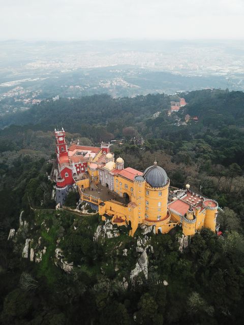 Sintra, Cascais & Estoril: Lands of stories, myths & legends - Sintra Palace: Quick Photos, Big Atmosphere