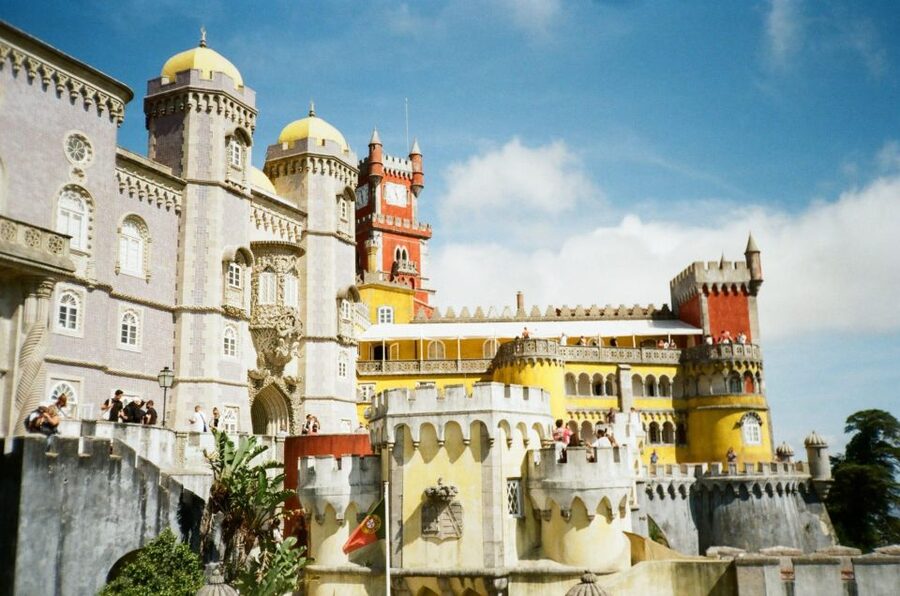 Sintra: Full Day guided tours by Van with Local guide - Meeting point and getting underway from Sintra