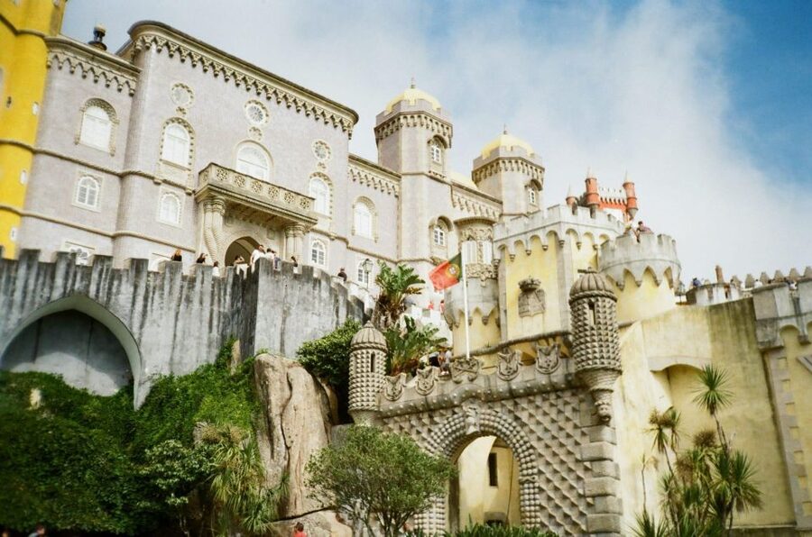 Sintra: Full Day guided tours by Van with Local guide - Sintra’s historical center: photo stops and real local treats