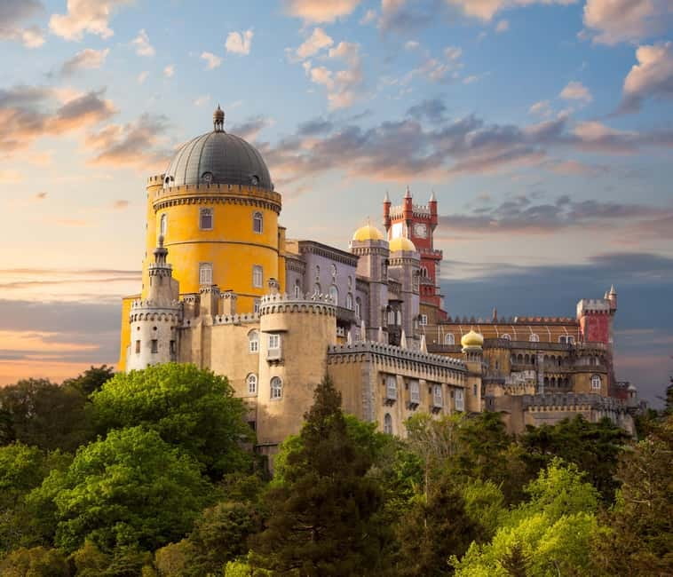 Sintra Hike: Past palaces and hidden paths. - What makes this tour click in real life