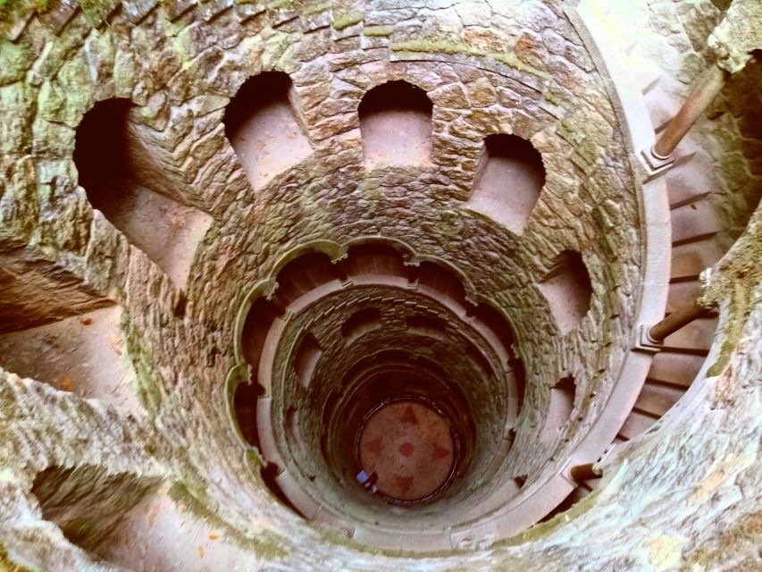 Sintra: Immersive Guided Walking Tour w/ Quinta da Regaleira - Seteais Palace viewpoint: a quick stop with a big payoff