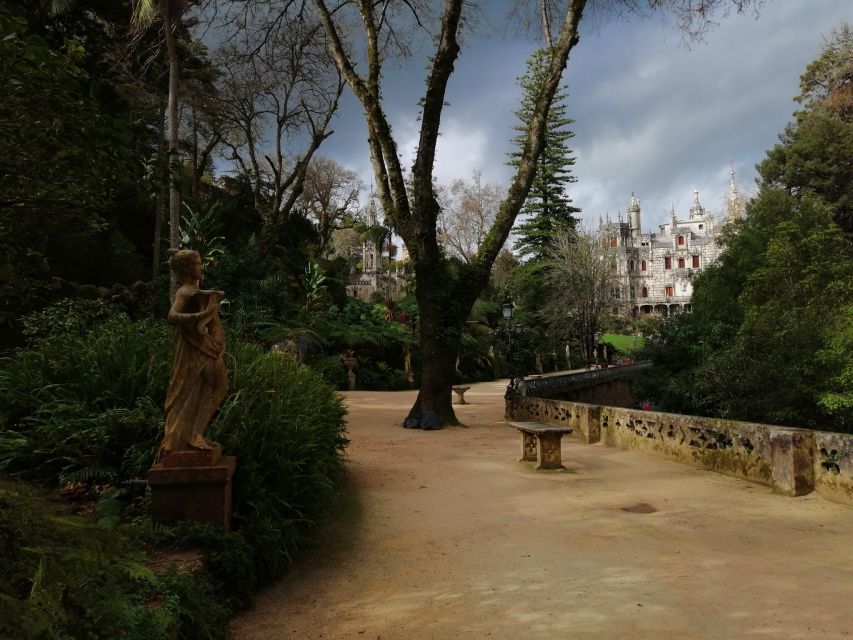 Sintra: Immersive Guided Walking Tour w/ Quinta da Regaleira - National Palace area: Portuguese architecture you can actually spot
