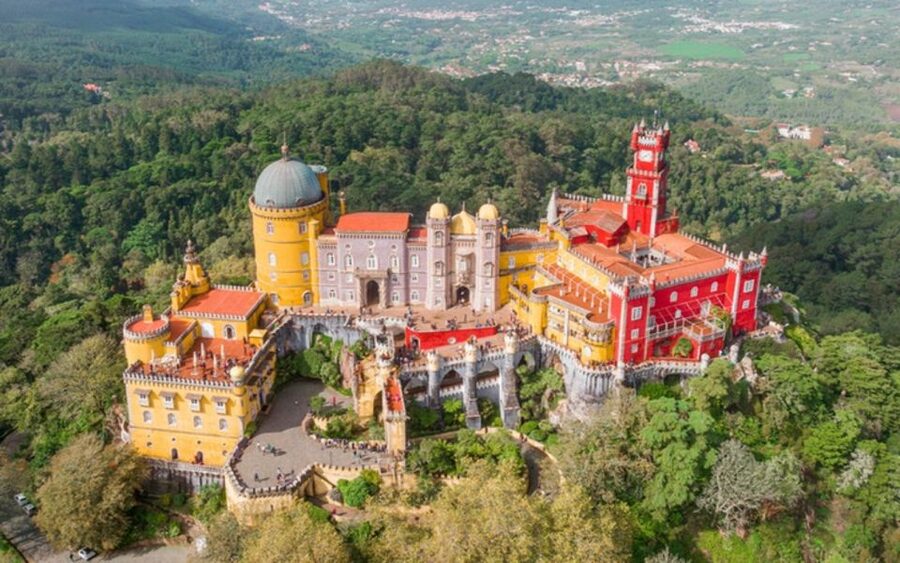 Sintra: Pena Palace, Moorish Castle, Regaleira, & Monserrate - Quick hits: what makes this Sintra tour work