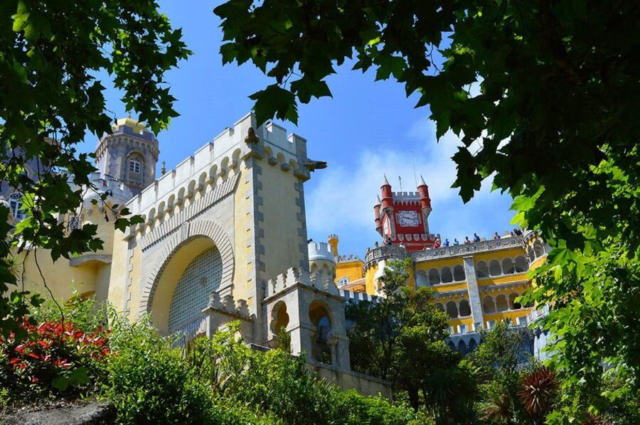 Sintra: Pena Palace, Moorish Castle, Regaleira, & Monserrate - Quinta da Regaleira: secrets, symbols, and the Initiation Well