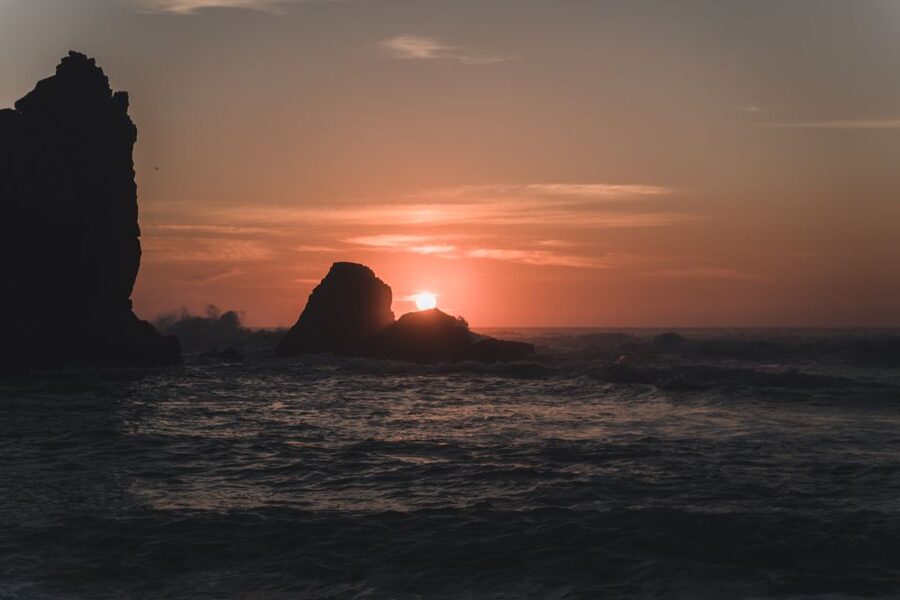 Sintra: Sunset Hike, Tapas & Wine at Secret Beach - Riding Sintra in a Restored Convertible 4×4 (With Palace Views Built In)