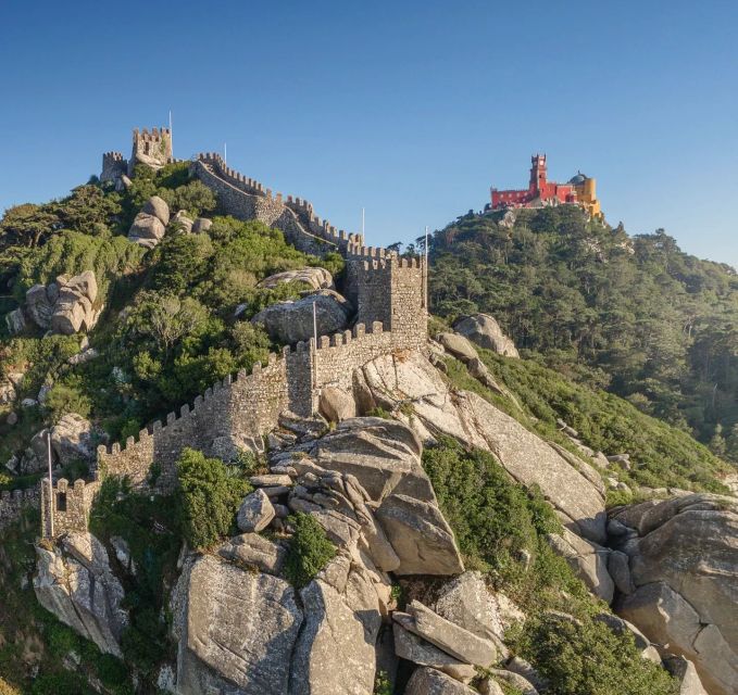 Sintra: The Romantic Village – Private Half-Day Guided Tour - Castle of the Moors: a short visit that sets the tone