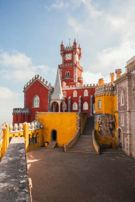 Sintra: The Romantic Village – Private Half-Day Guided Tour - Starting with the Fonte da Sabuga stop: quick culture, fast photos