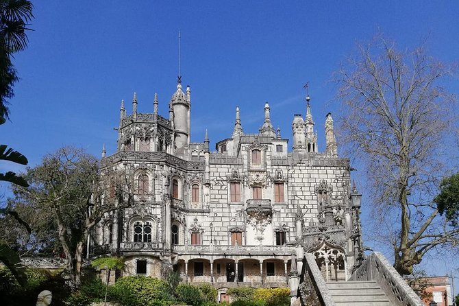 Sintra Walking Tour - The Portuguese Fairytale - Free Sights That Keep the Walk Fun: Câmara Municipal, Fonte Mourisca, and Open-Air Art