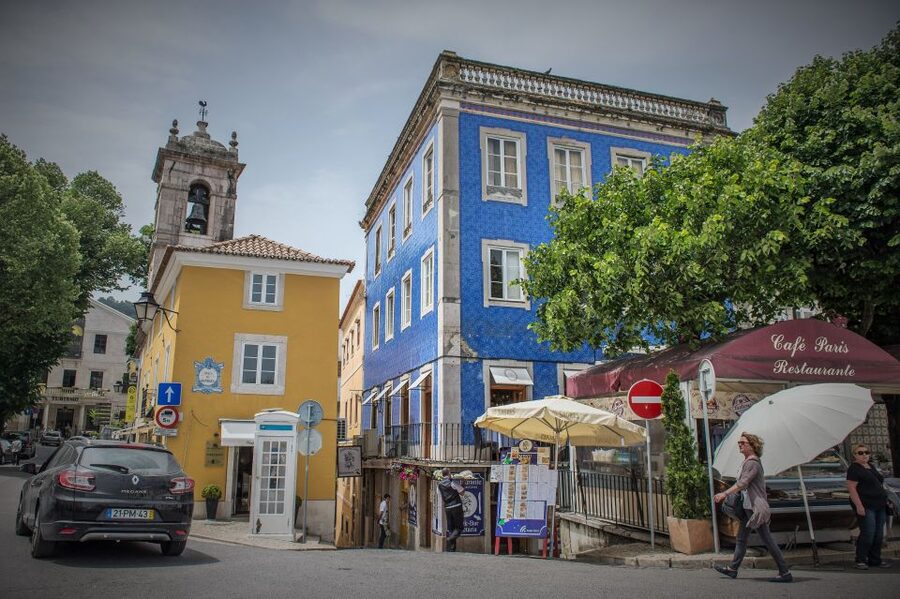 Sintra: Walking Tour with Palace, Castle, and Old Town Visit - Key points to know before you go