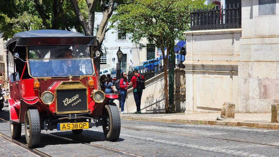 Tour Sintra: Charming tour in a Classic Car - Key things you’ll notice on this tour