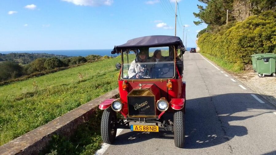 Tour Sintra: Charming tour in a Classic Car - Sintra Mountains on the way: forests, ruins, and photo stops