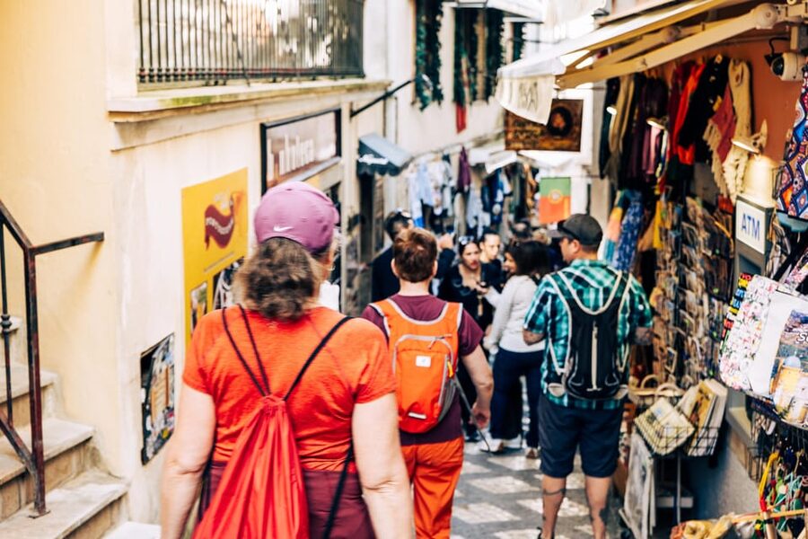 Walking tour:Pena Palace, Moorish Castle,Quinta da Regaleira - Centro Histórico Sintra: get your bearings fast
